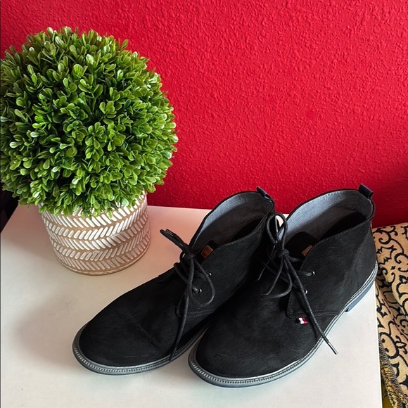 Tommy Hilfiger Black Chukka Boots with Suede Finish - Picture 5 of 8